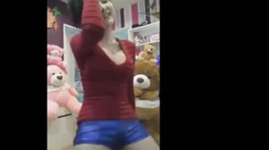Asian girl sexy dance